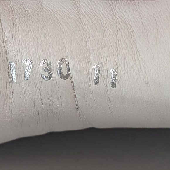 Camuzares Love Whimsical Athleisure Playful Statement Graphic Sneakers 11 EUC - Picture 2 of 12